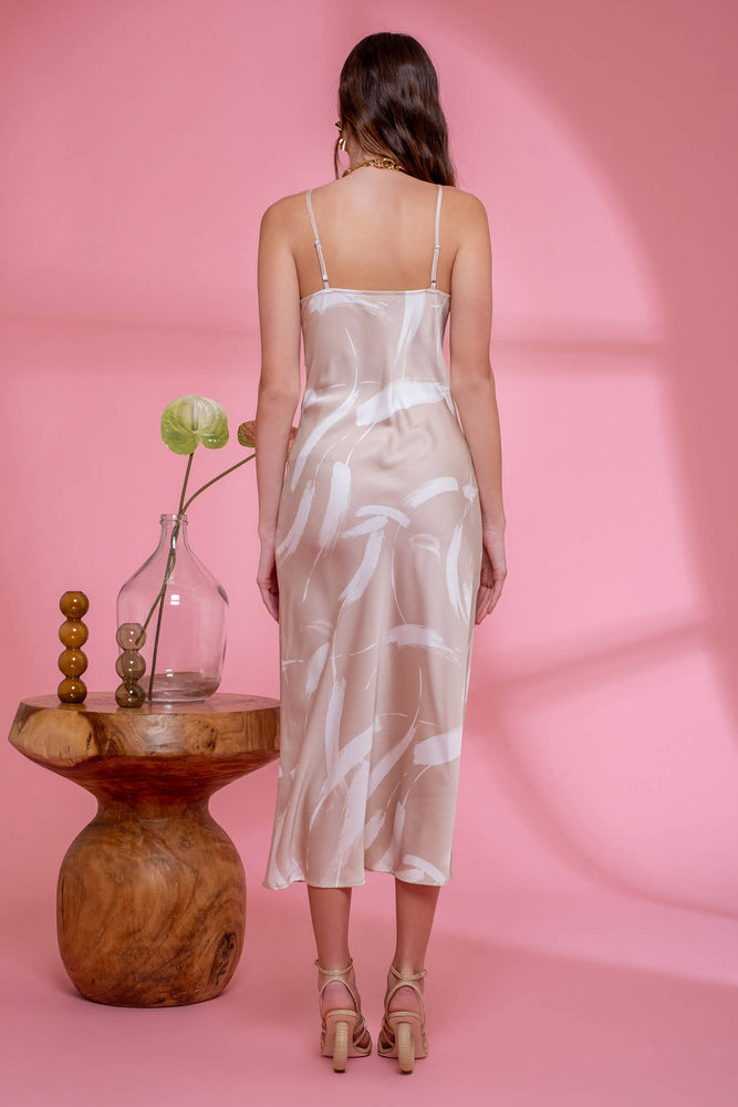 
                
                    Load image into Gallery viewer, Brush Strokes Midi Dress
                
            