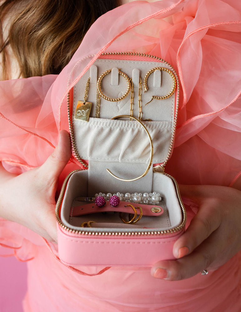 
                
                    Load image into Gallery viewer, The Essential Jewelry Case
                
            